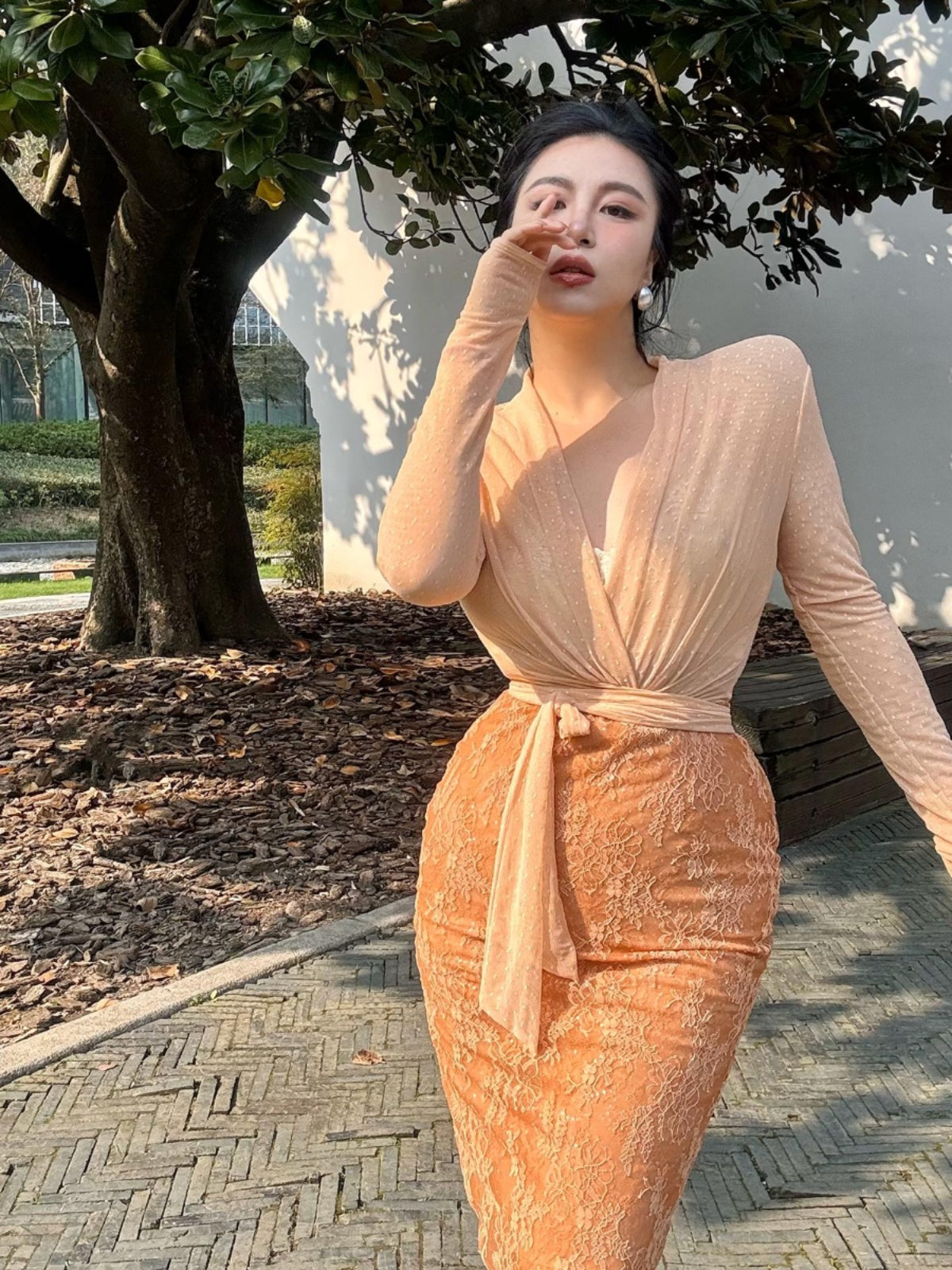 Can stand upright Kong-lylofficial Gold Thread Sparkling Diamond Velvet Bodycon Dress Sexy Feminine High-end Feel